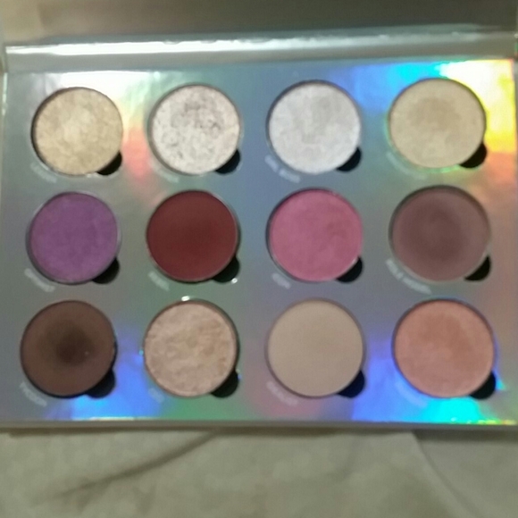 Pur Extreme Visionary Eyeshadow Palette - Picture 3 of 3